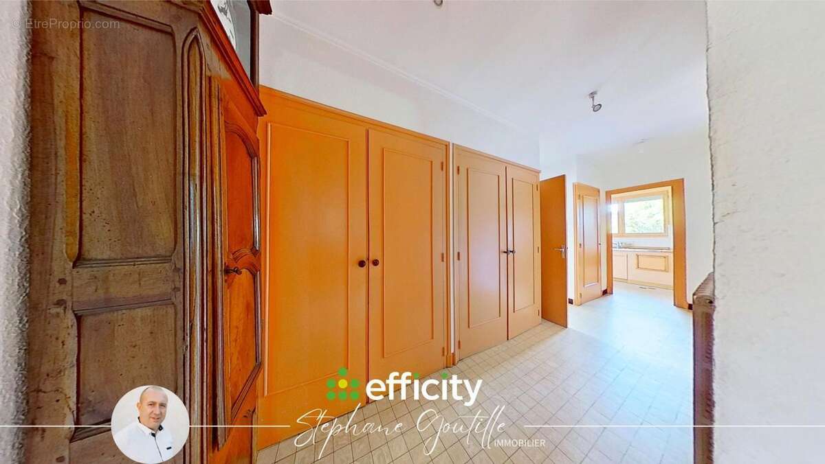 Maison 184 m² à Tarare  - photo 17