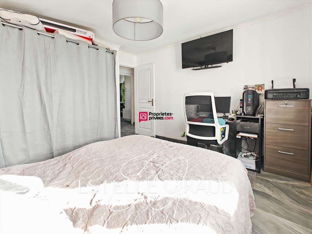 Au Somail : Villa 4 faces avec piscine, rénovée, prête à vivre - photo 8
