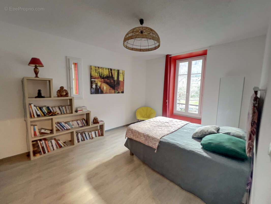 Appartement à AIGUEBELETTE-LE-LAC