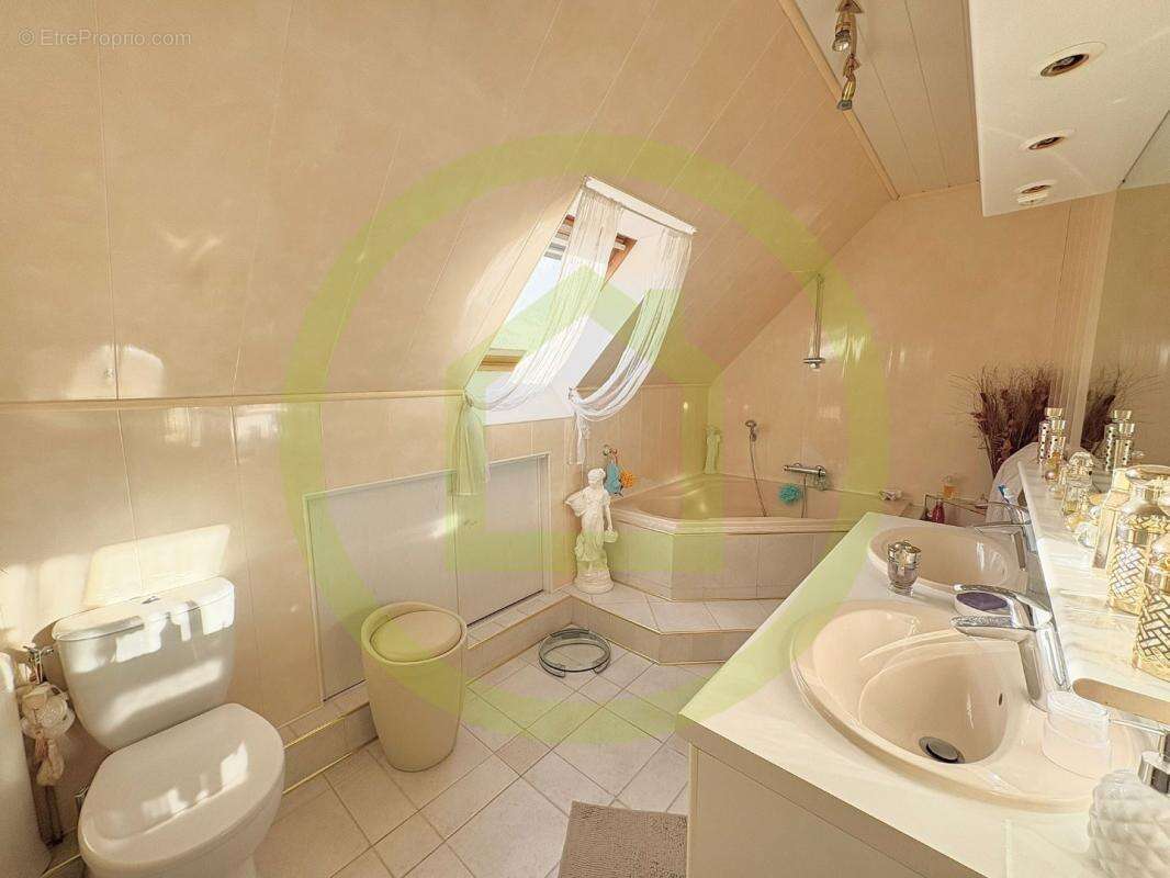 Maison à LA FERTE-ALAIS