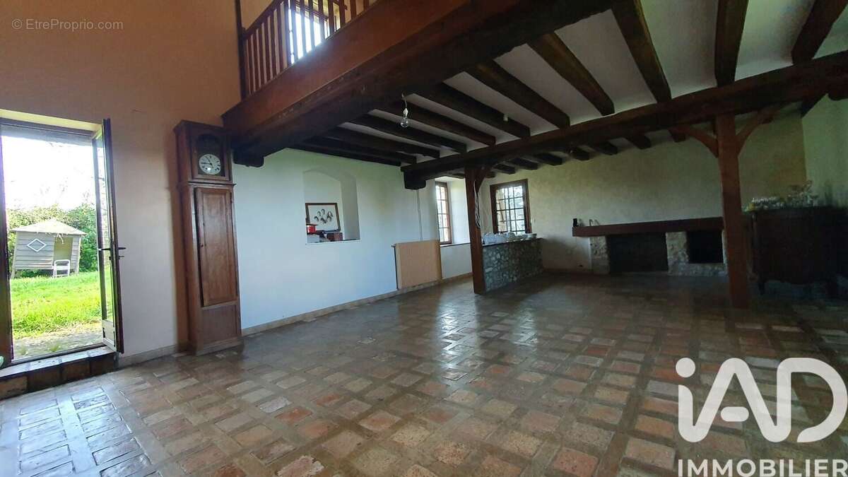 Maison 182 m² à Montreuil-Bellay  - photo 6