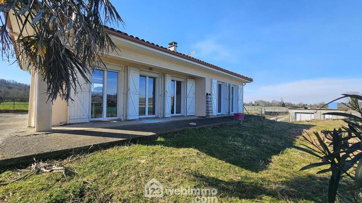 Maison à LESTELLE-BETHARRAM
