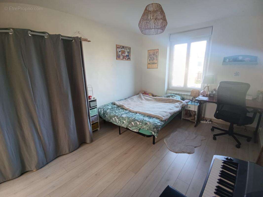 Maison à CHANTENAY-VILLEDIEU