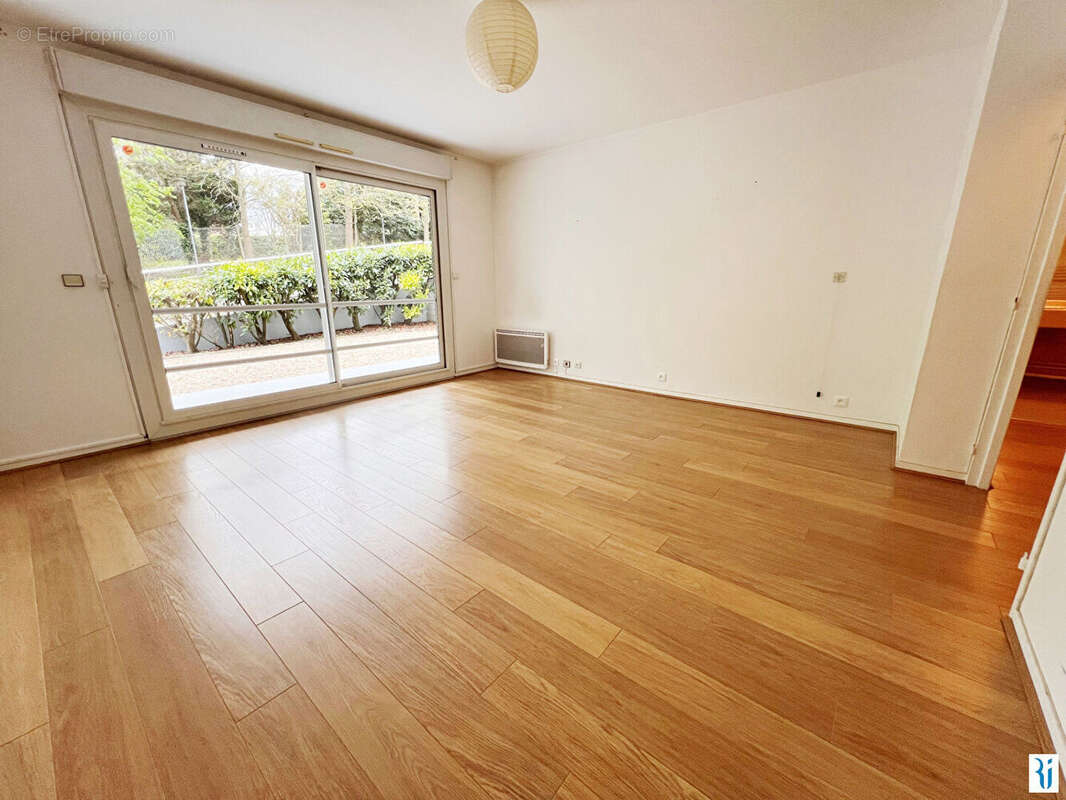 Appartement à MONT-SAINT-AIGNAN