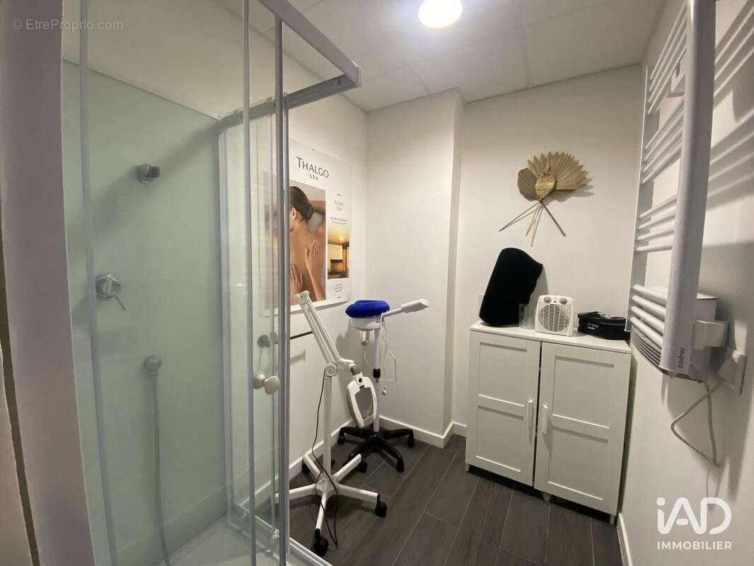 Photo 8 - Commerce à CARVIN