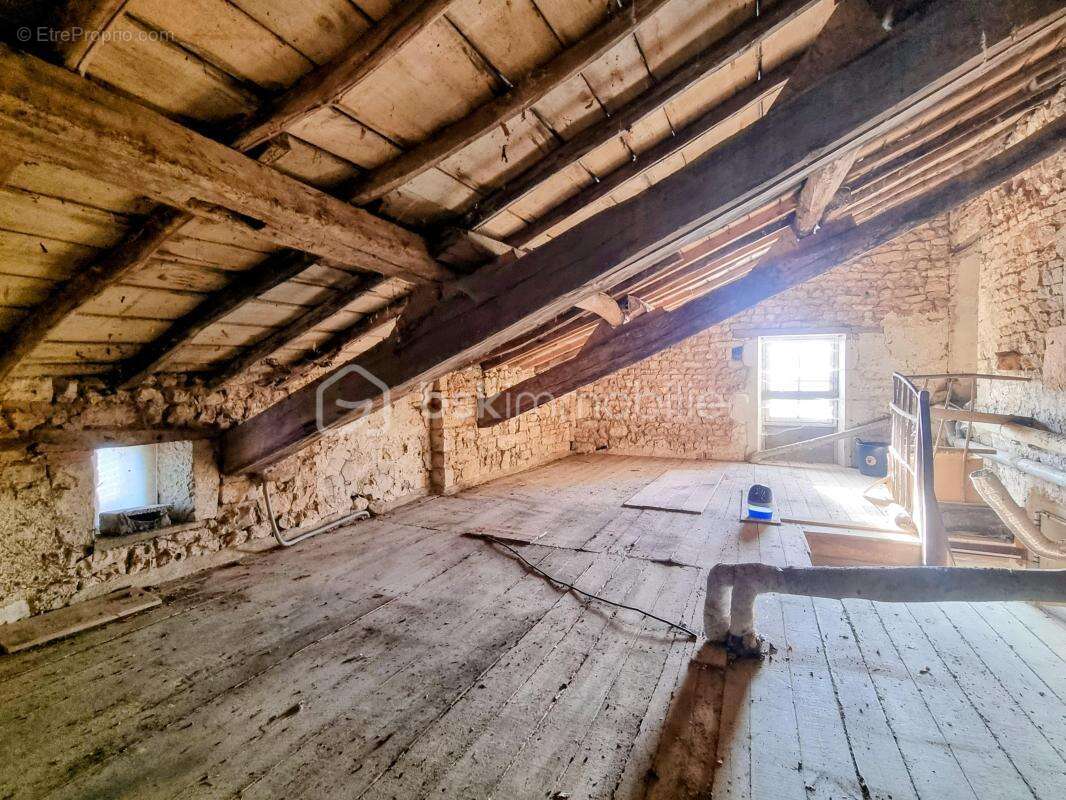 Maison à SAINT-VINCENT-LA-CHATRE