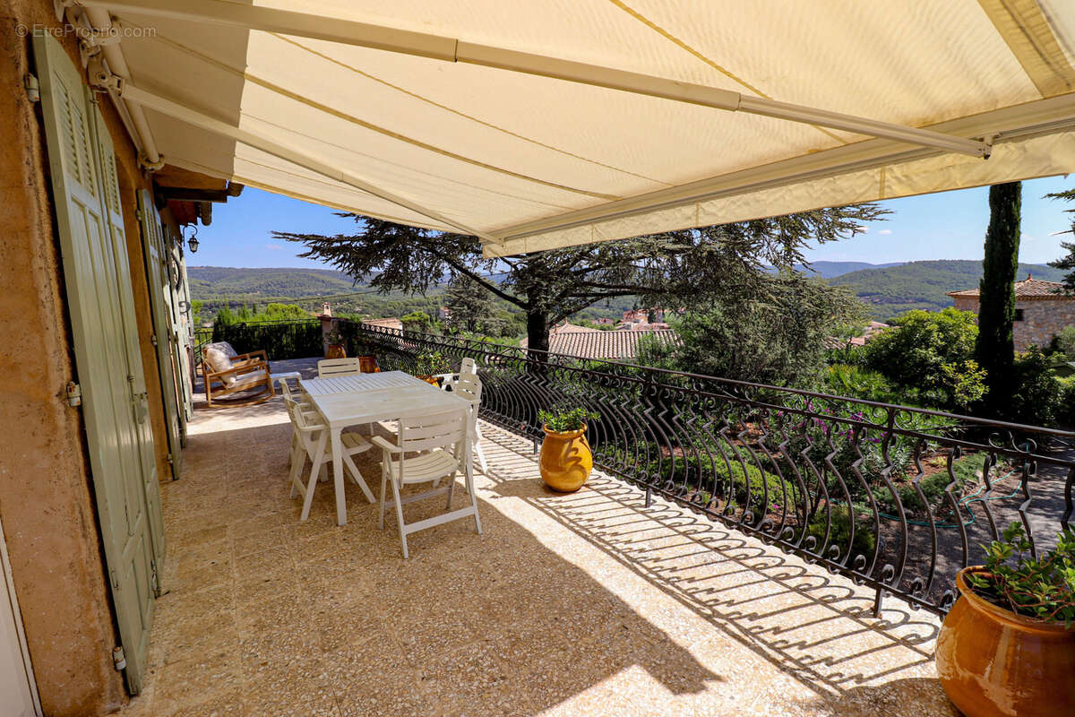Villa 5 chambres sur terrain 2000m2 avec piscine à 2 pas du village de flayosc - photo 10