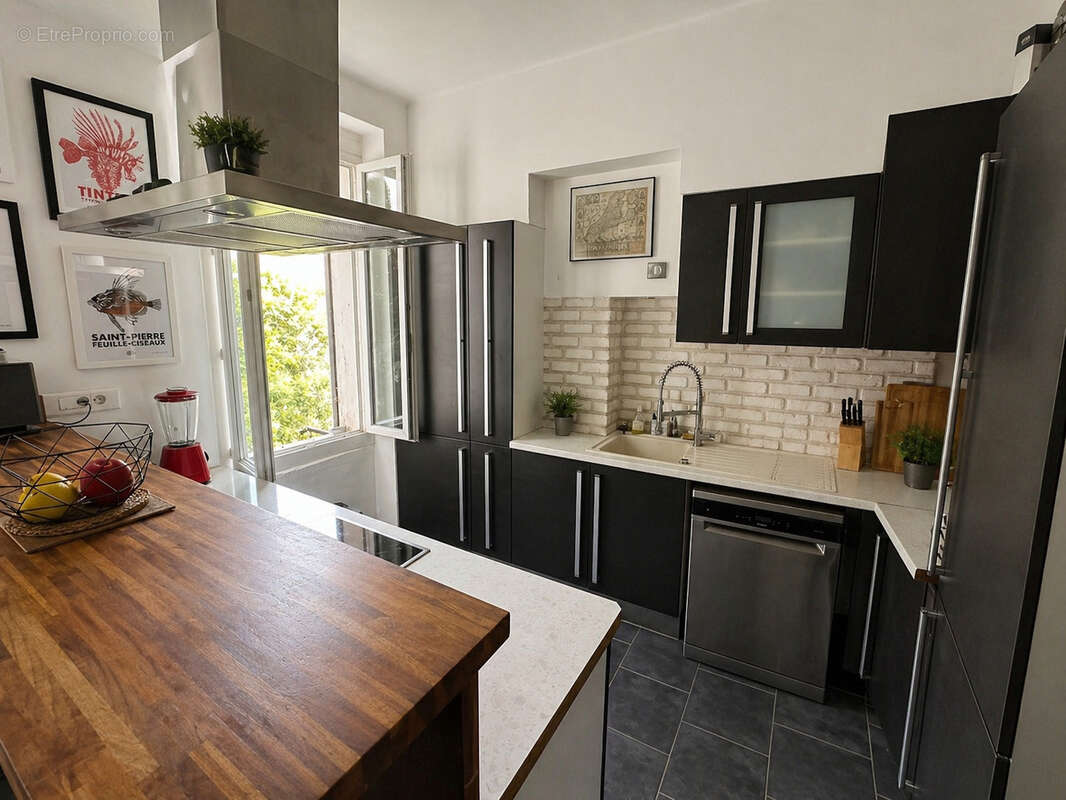 Appartement à MARSEILLE-1E