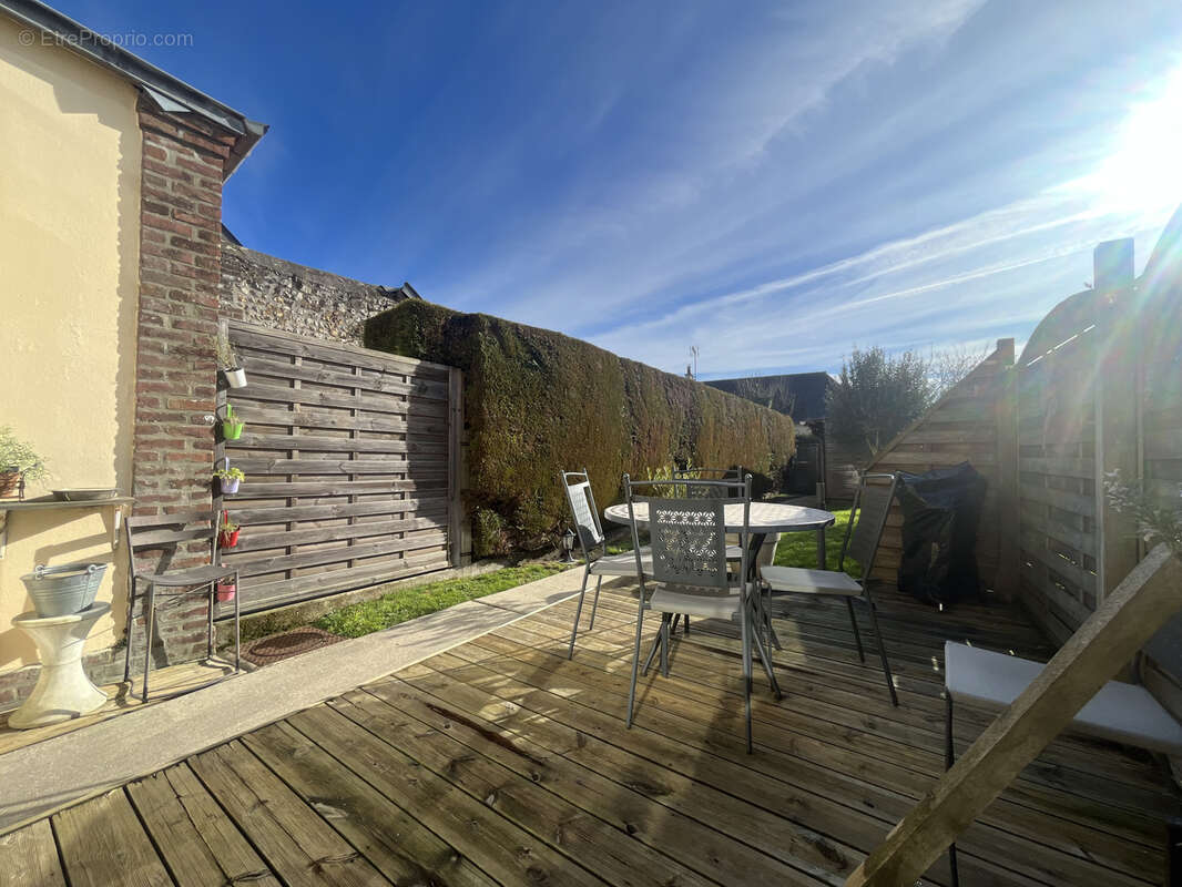 Maison à LA RIVIERE-SAINT-SAUVEUR