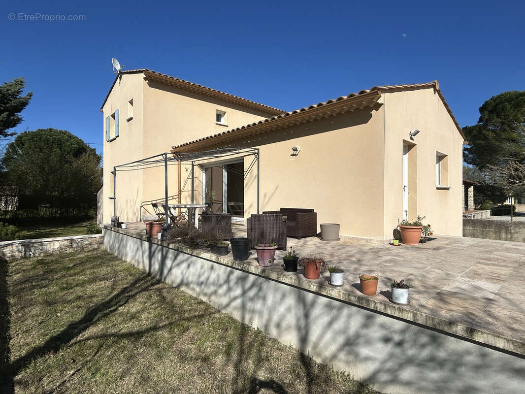 Maison à SAINT-QUENTIN-LA-POTERIE