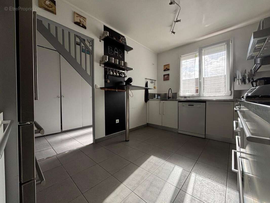 Maison à SAINT-PIERRE-DU-PERRAY