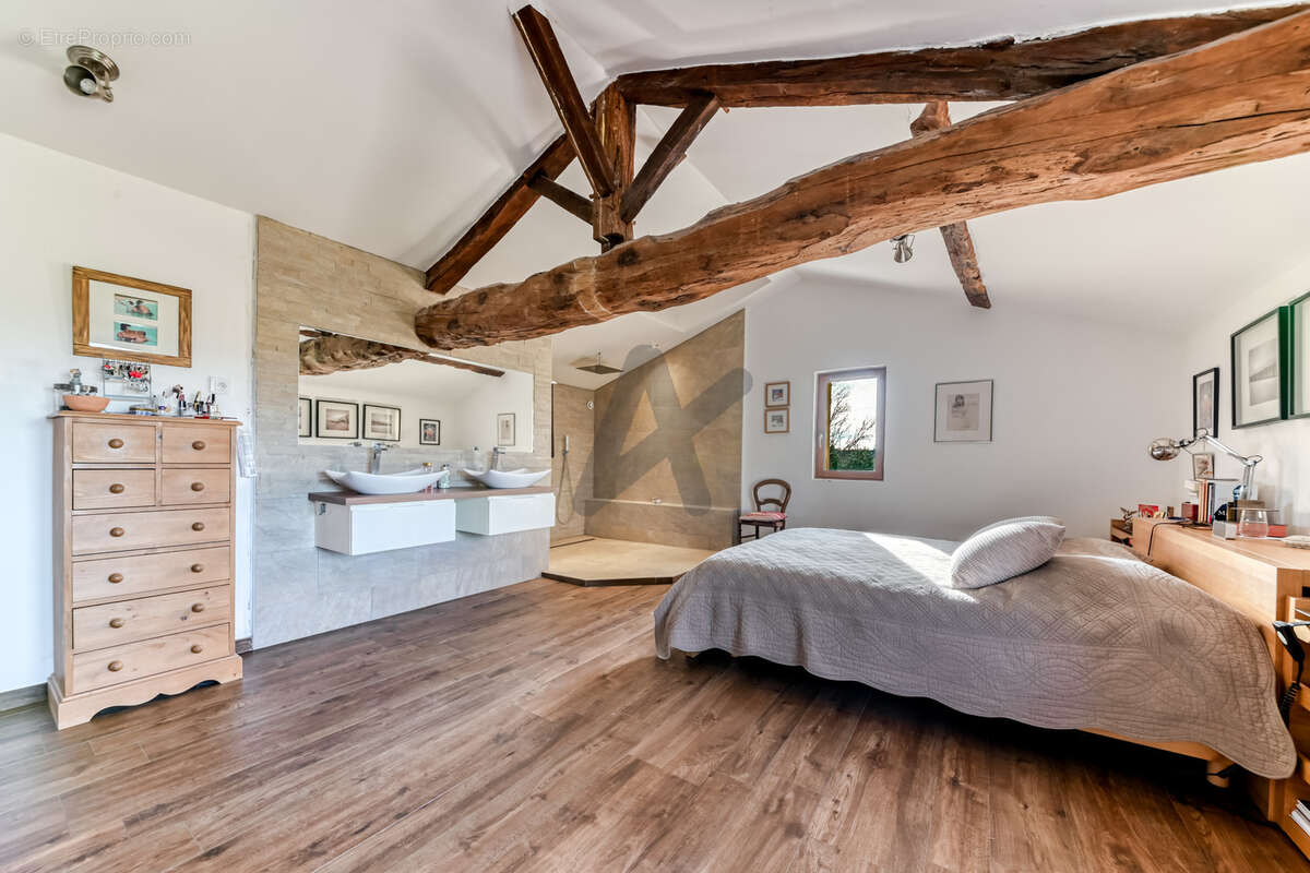 Maison à SAVIGNEUX