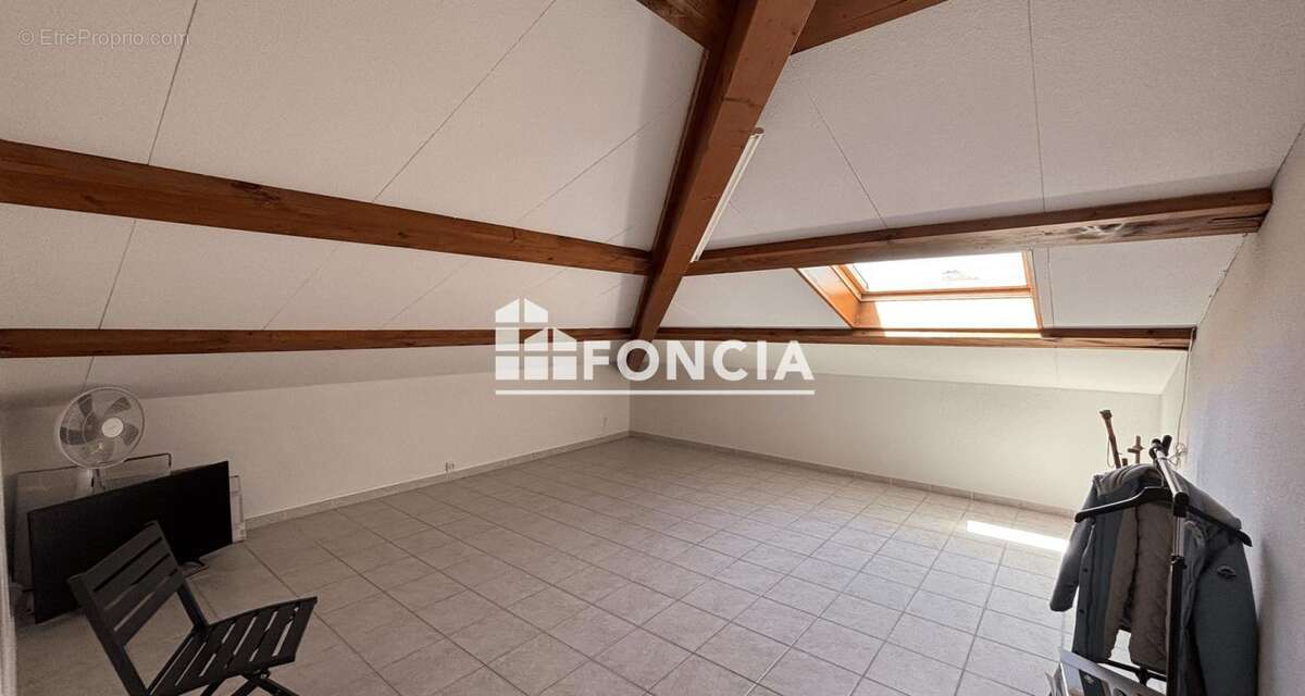 Grand appartement lumineux de 3 chambres dans une résidence sécurisée avec vue dégagée, garage, parkings et terrasse - photo 11