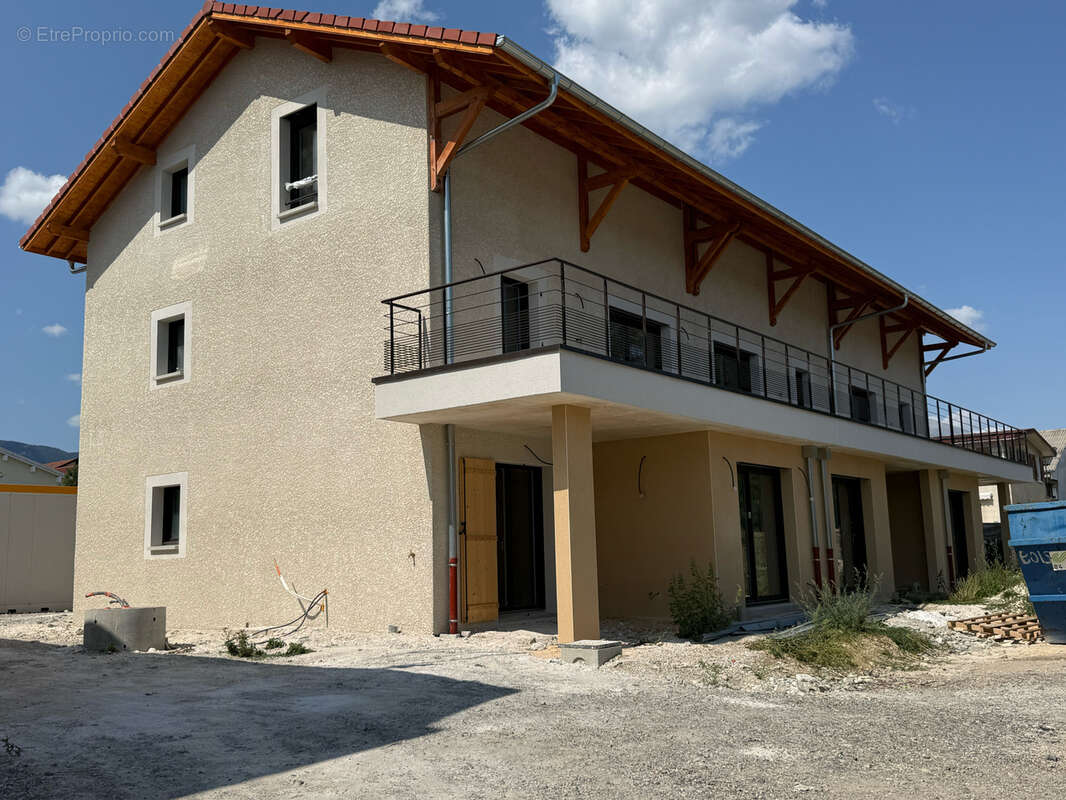 A segny 01710, villa jumelee 138m2 habitables avec jardin et garage - photo 3