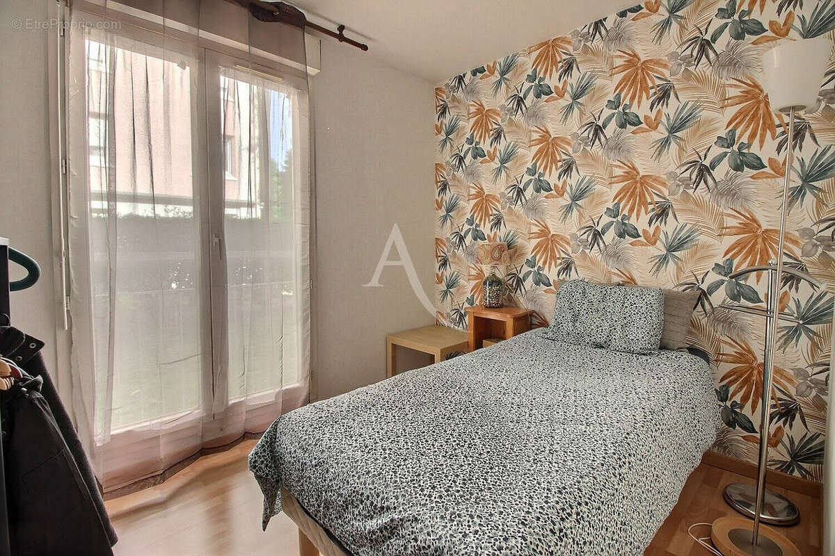 Appartement à L&#039;HAY-LES-ROSES