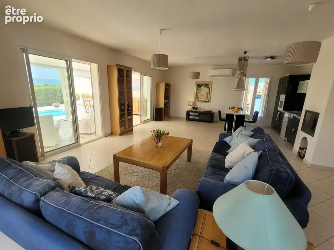 Belle villa spacieuse avec piscine et vues. - photo 8