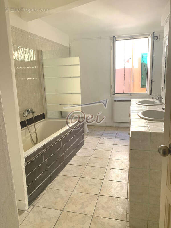 Appartement à SAINT-MAXIMIN-LA-SAINTE-BAUME