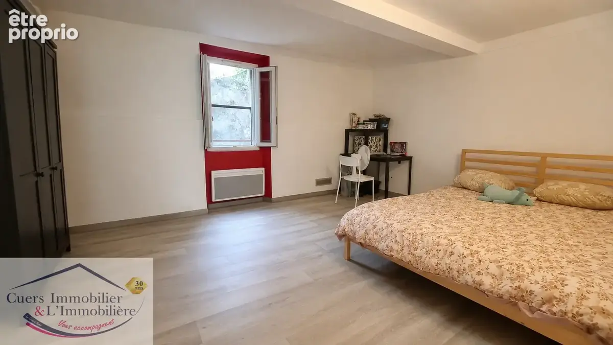 Pierrefeu du var, immeuble de rapport avec deux appartements et un local commercial - photo 6