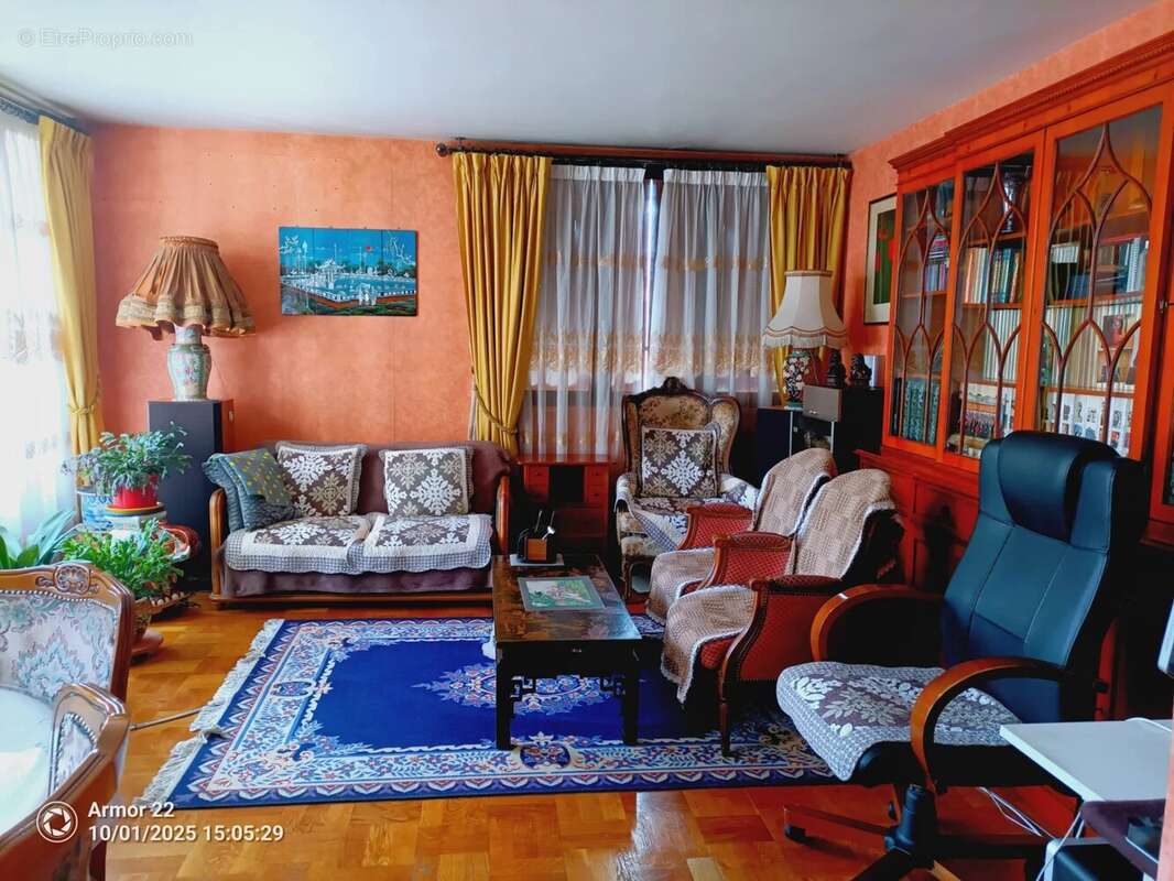 Appartement à CHARENTON-LE-PONT