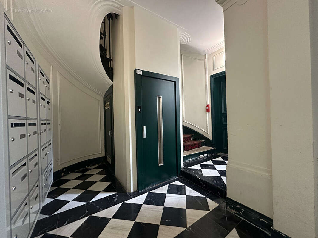 Appartement à PARIS-18E