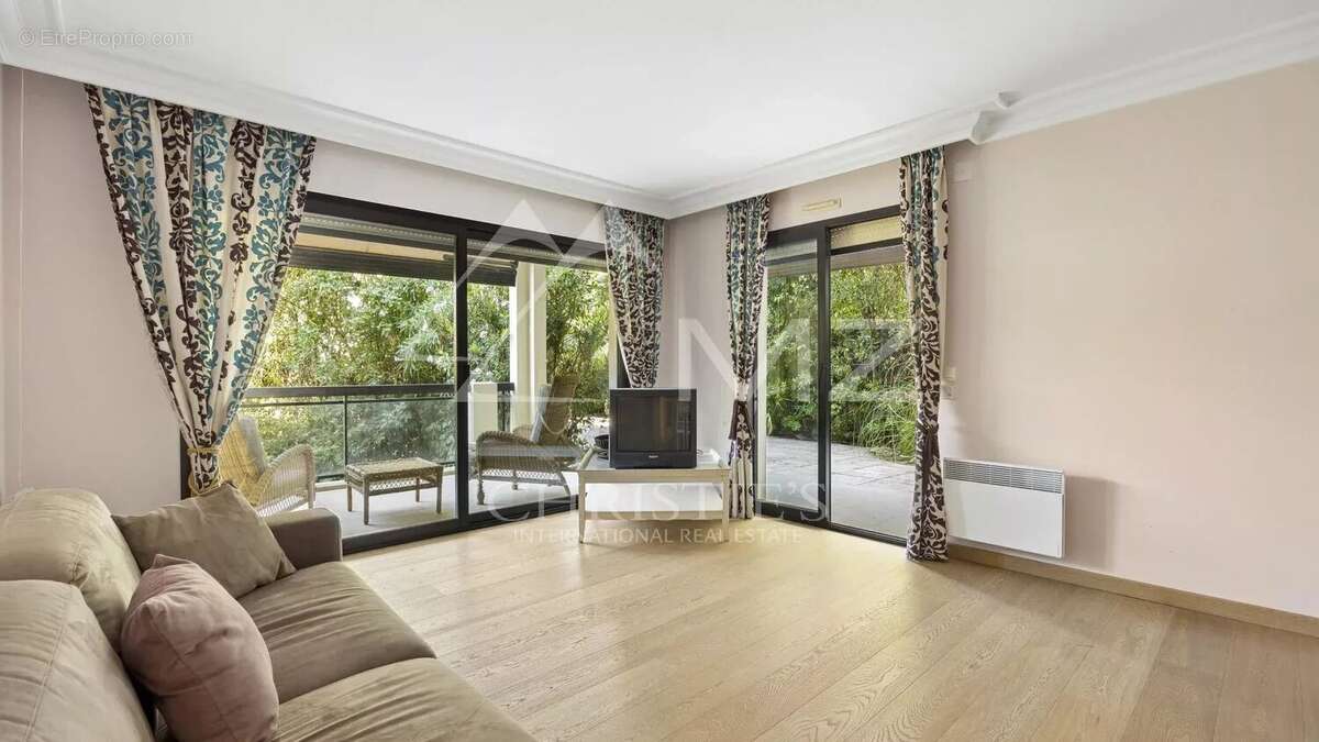 Quartier Montrose, appartement de 3 pièces avec jardin de 148m2 - photo 2