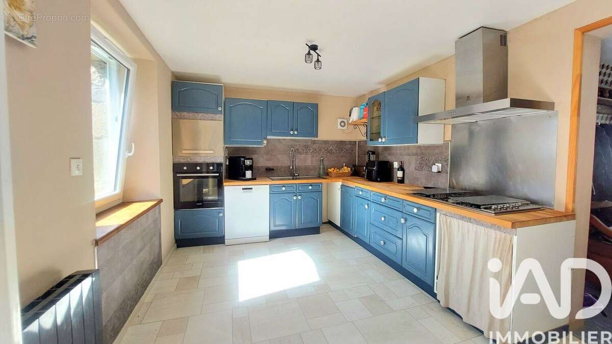 Maison 122 m² à Golleville  - photo 4