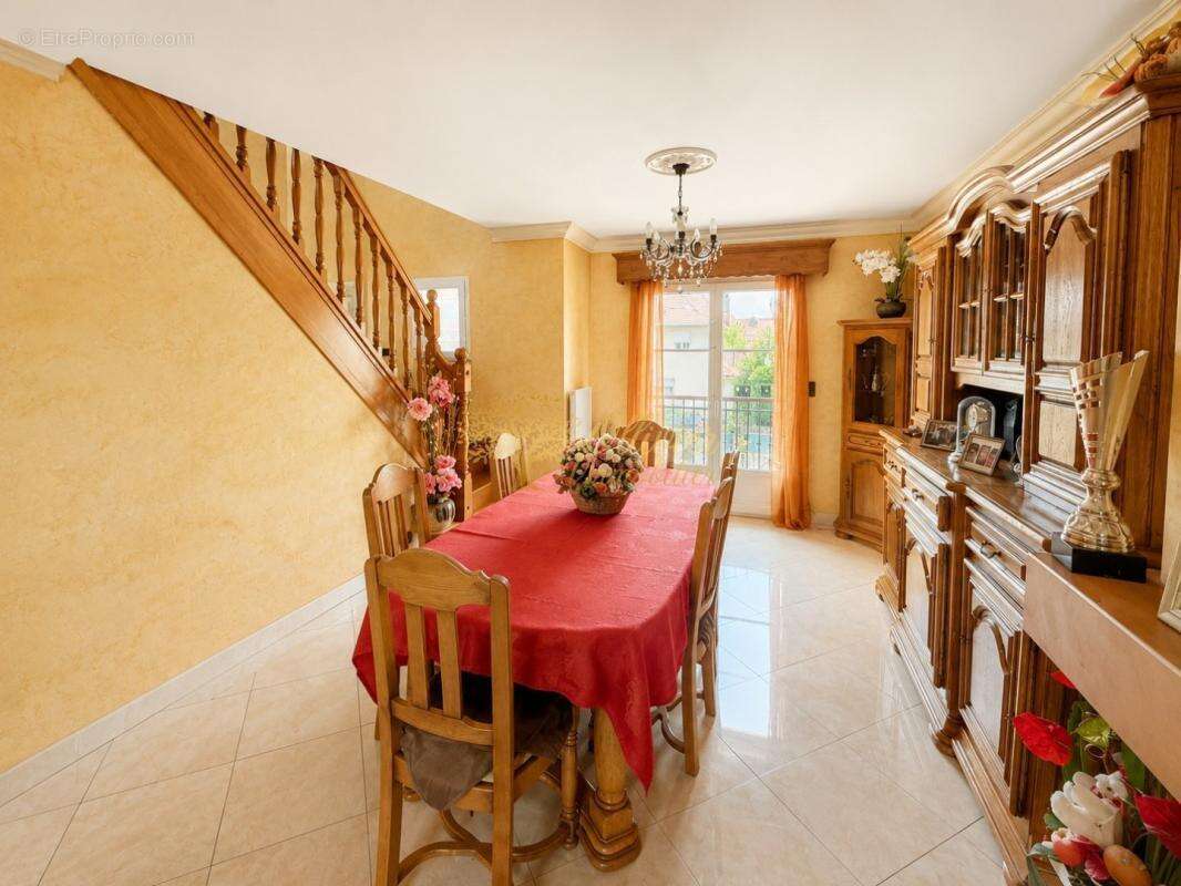 Maison à PONTAULT-COMBAULT