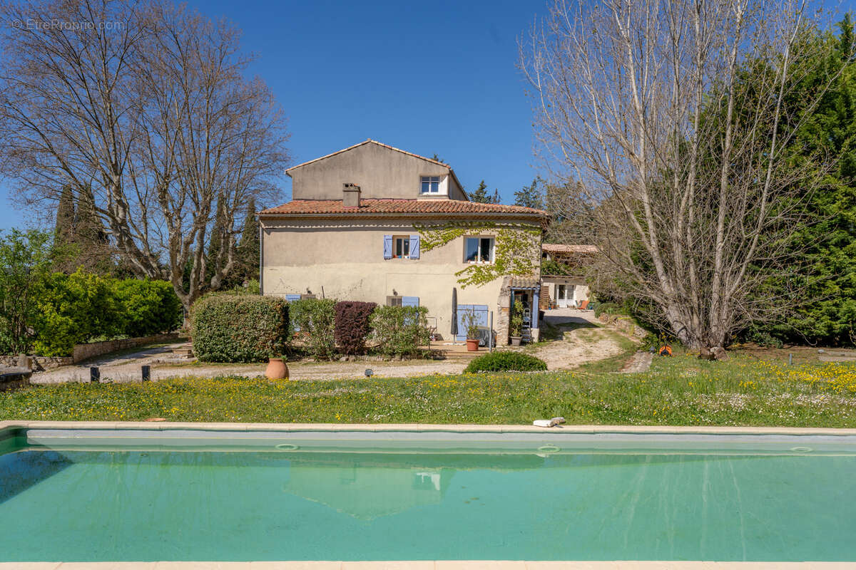 Appartement à LE THOLONET