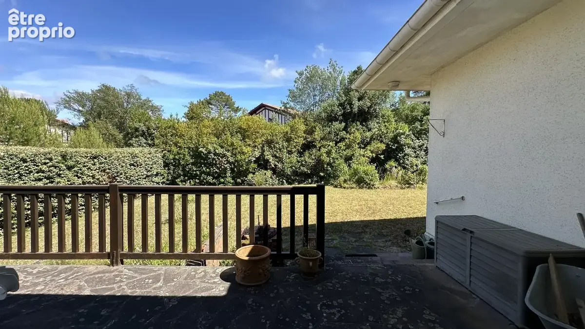 Hossegor  centre-ville / les halles  emplacement rare  villa  200 m² sur terrain 1 140 m²  fort potentiel - photo 3