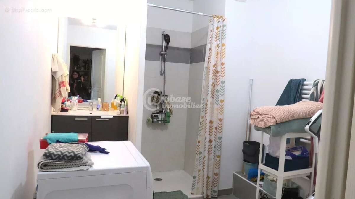 Appartement à MARSEILLE-5E