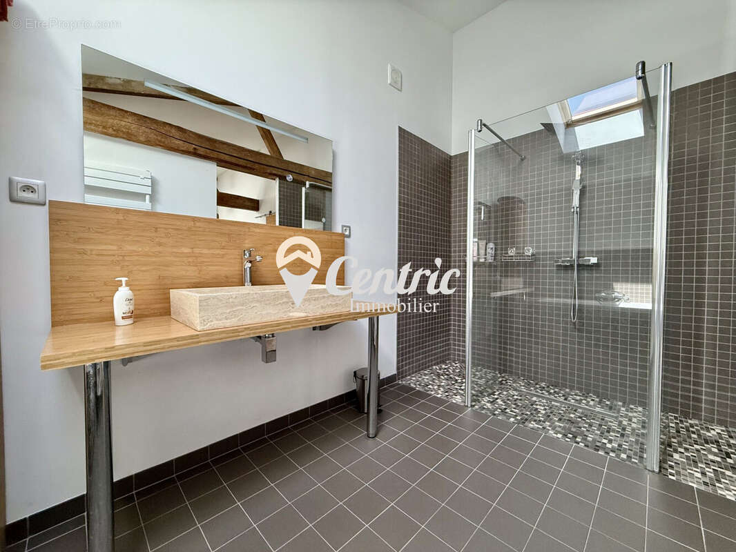 Maison 282 m² à Cersay  - photo 8