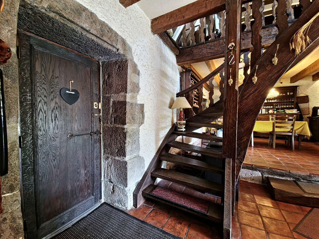 Maison à SAINT-CIRGUES-DE-JORDANNE