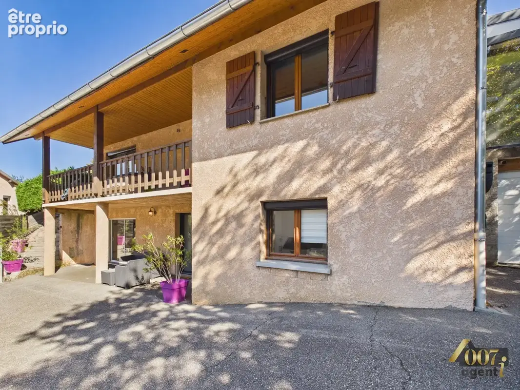 Photo Maison à Sainte-Helene-Du-Lac au prix de 495 000€