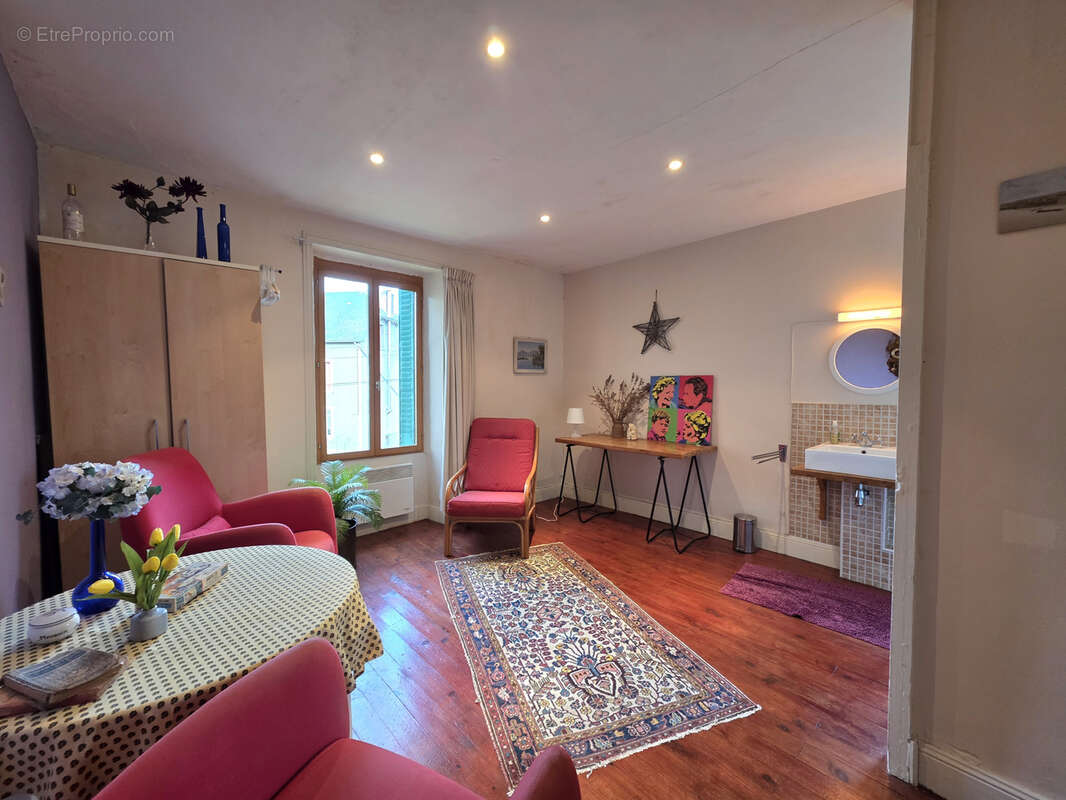 Maison à SAINT-GERVAIS-D'AUVERGNE