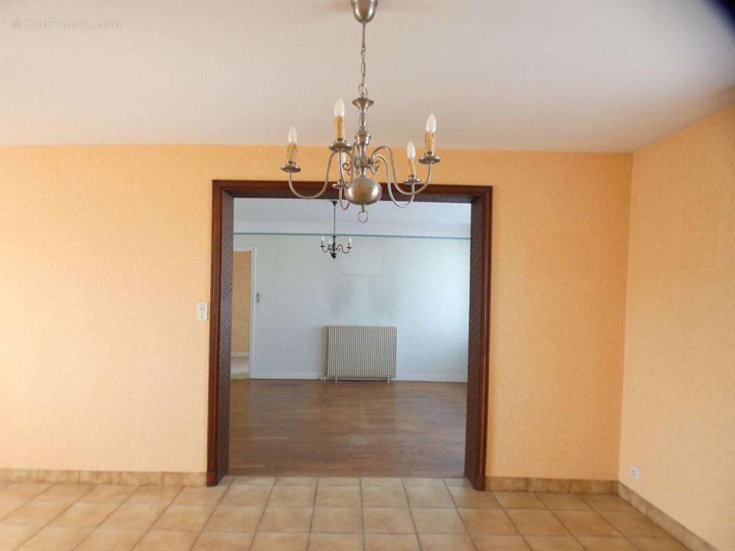 Maison à TERRASSON-LAVILLEDIEU