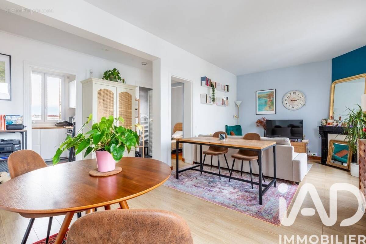 Photo 1 - Appartement à LA GARENNE-COLOMBES