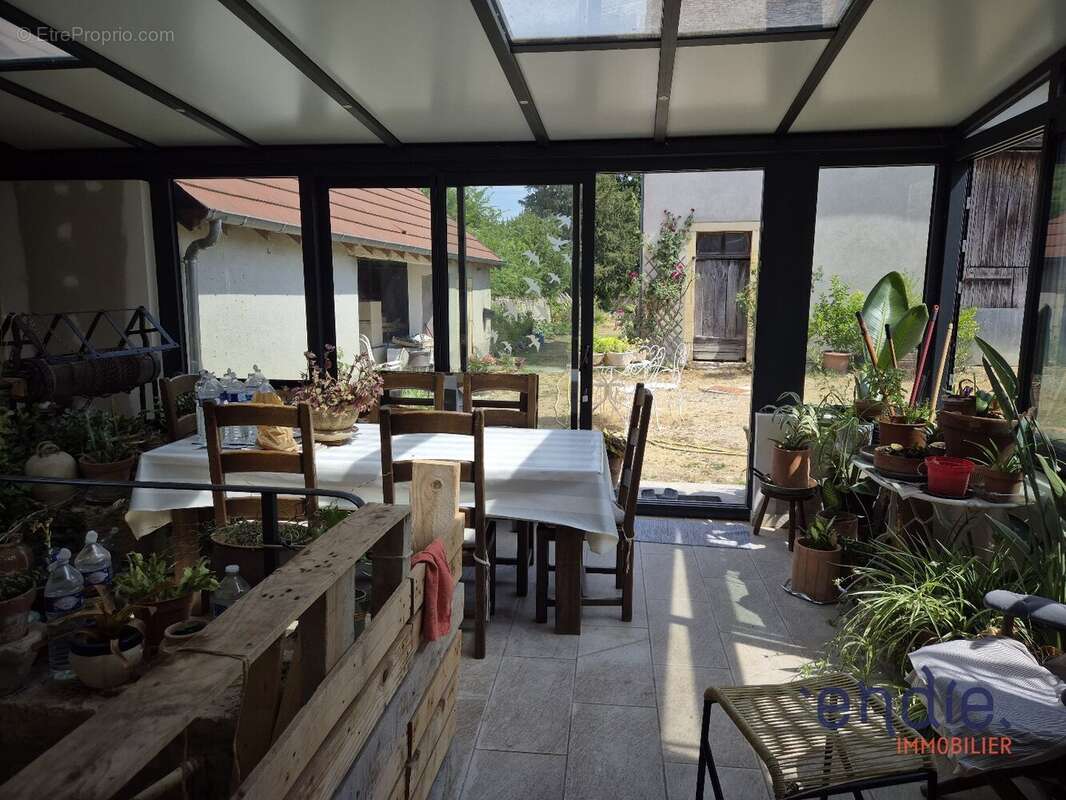 Longere type f8 rehabilitee avec grange et jardin! - photo 4