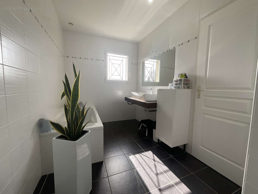 Maison à BOURGOIN-JALLIEU