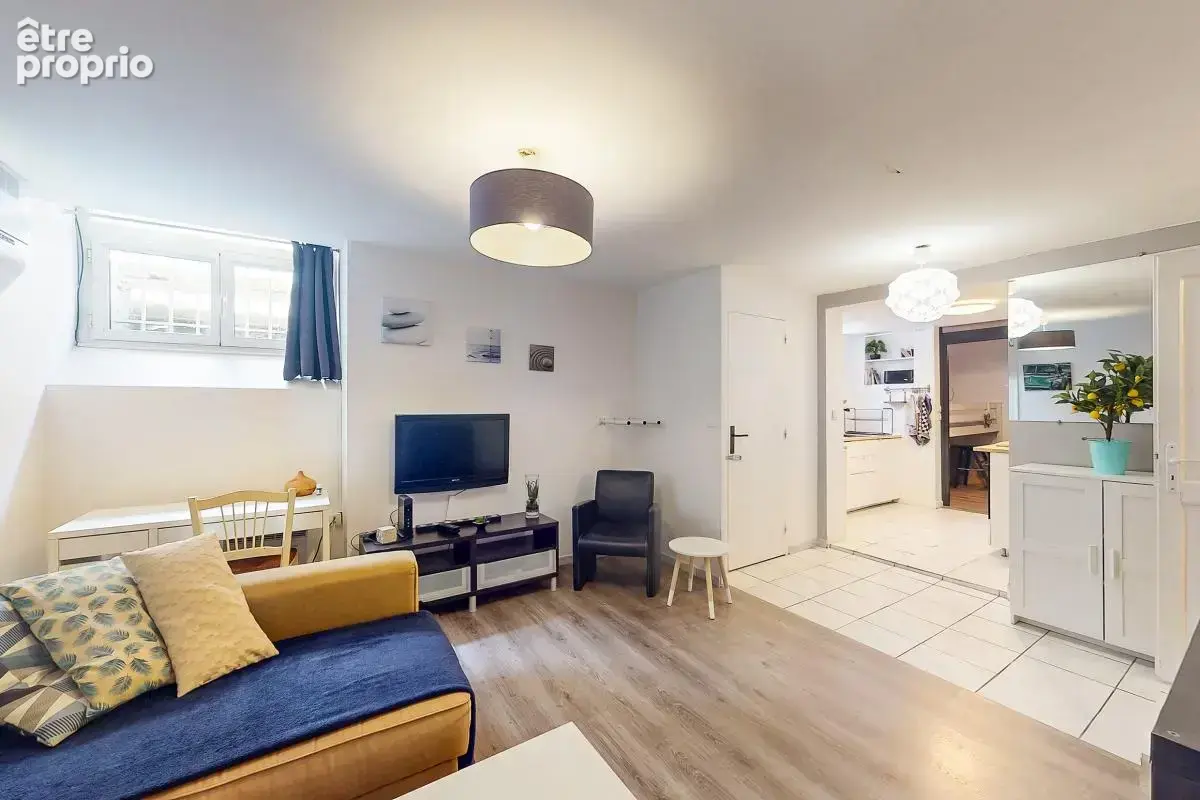 T2 bis de 44 m² – Rénovation énergétique déjà chiffrée – Biarritz centre - photo 3