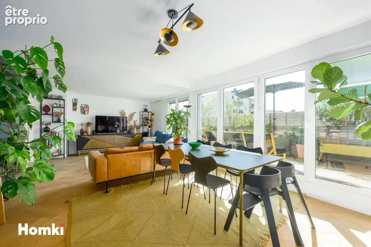 Appartement à COURBEVOIE