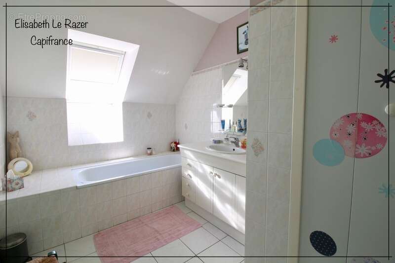 Maison à vendre 10 pièces AVRILLE (49) - photo 5