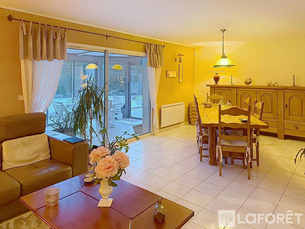 Maison à VILLENAVE-D'ORNON