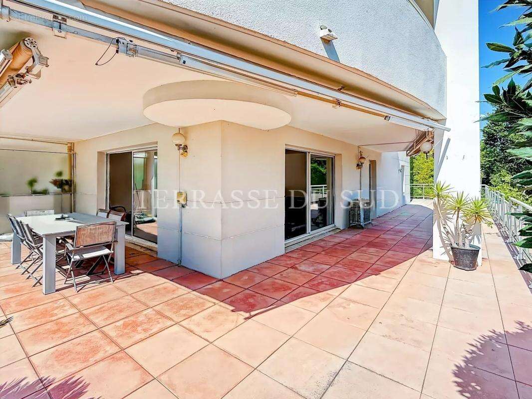 Vente Appartement 4 Pièces, 95 m2 avec 390 m2 de Terrasse et Jardin, Garage - Quartier La Plage - Marseille 8 - photo 19