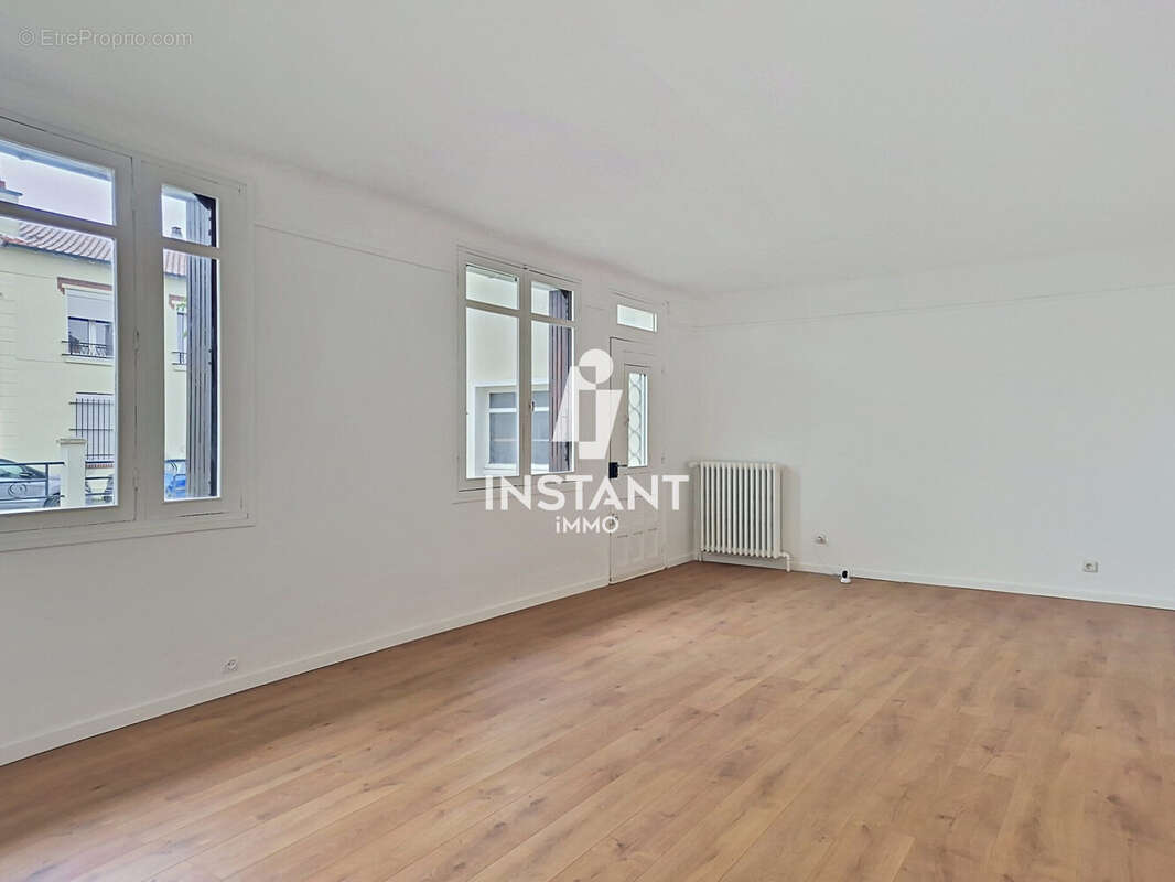 Salon 29m² - Maison à MAISONS-ALFORT