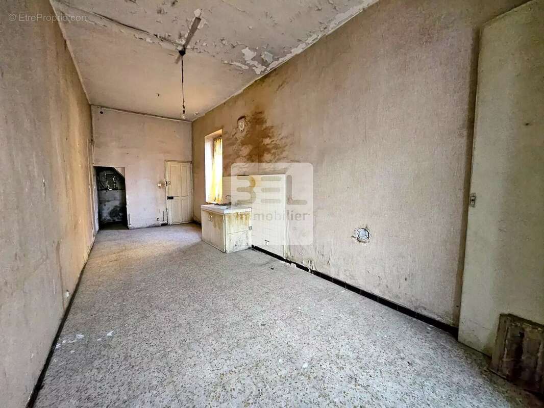 Appartement à BAGNOLS-SUR-CEZE