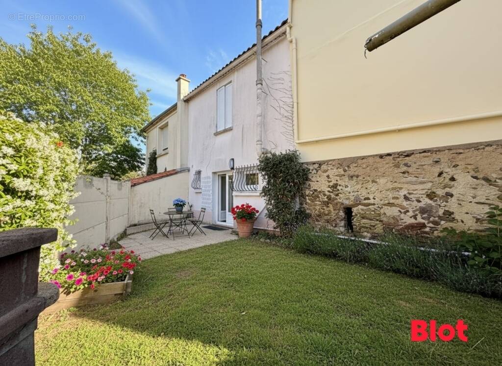 Maison à SAINT-SEBASTIEN-SUR-LOIRE