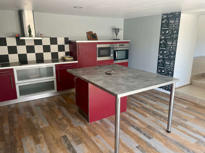 Maison à SAINTE-GEMME-LA-PLAINE