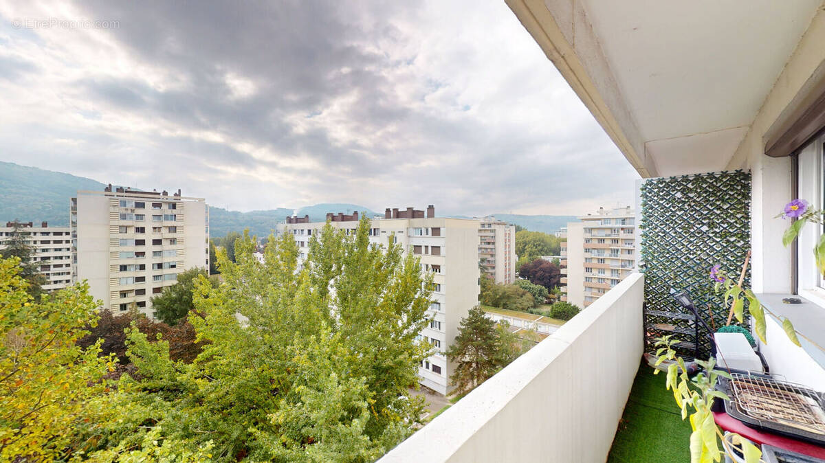 Appartement à SAINT-MARTIN-D'HERES