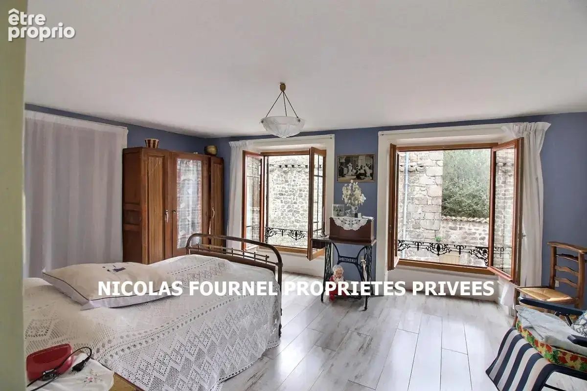 Saint Romain Lachalm 43620 Centre bourg Maison de village en pierre à rénover 61m² habitables - photo 7