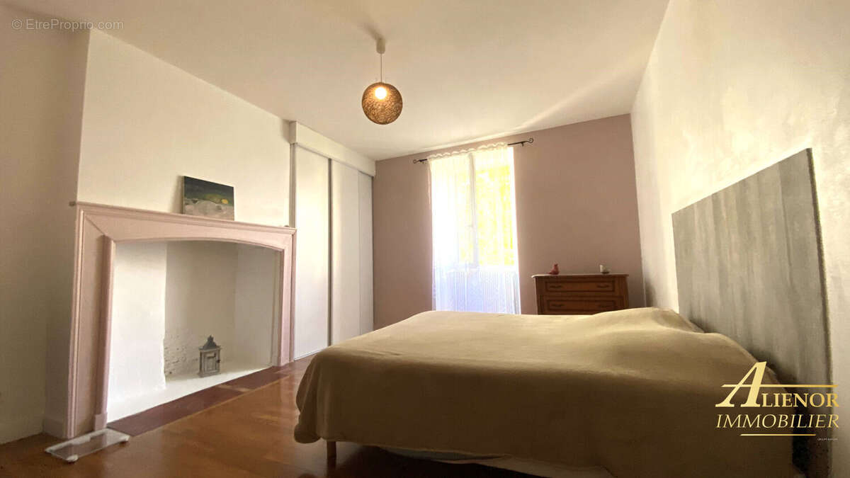 Maison en pierre rénovée avec grange, cour et jardin, proche Brantôme-en-Périgord - photo 7
